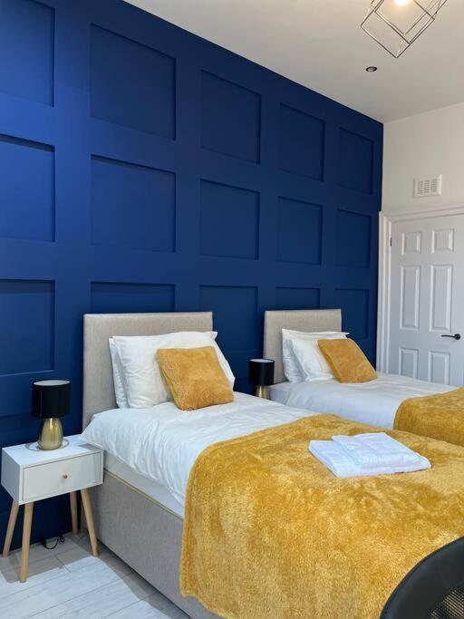 ULTRA LAVISH APARTMENT SLEEPS 4 GUEST COMFY, NETFLIX, 1 x Double Bed , 2 x Single Beds Glasgow Exterior foto