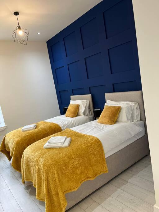 ULTRA LAVISH APARTMENT SLEEPS 4 GUEST COMFY, NETFLIX, 1 x Double Bed , 2 x Single Beds Glasgow Exterior foto