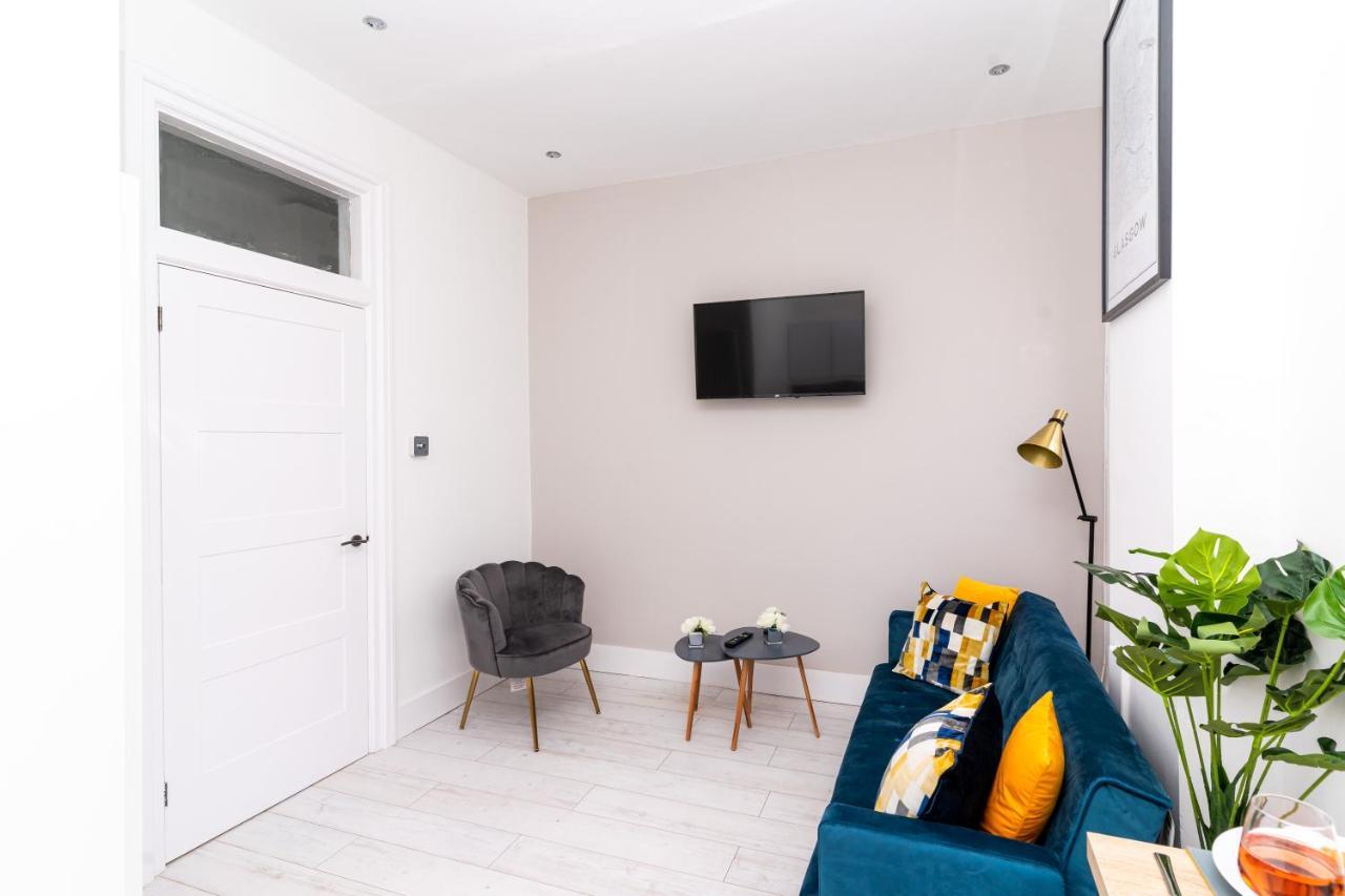 ULTRA LAVISH APARTMENT SLEEPS 4 GUEST COMFY, NETFLIX, 1 x Double Bed , 2 x Single Beds Glasgow Exterior foto