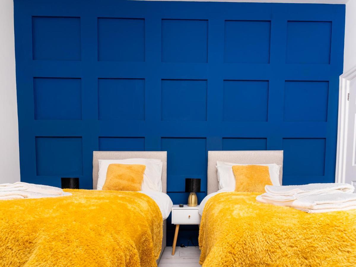 ULTRA LAVISH APARTMENT SLEEPS 4 GUEST COMFY, NETFLIX, 1 x Double Bed , 2 x Single Beds Glasgow Exterior foto